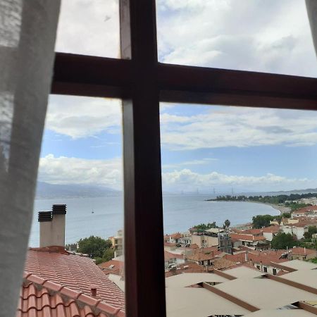 Clock'S House Apartment Nafpaktos Bagian luar foto