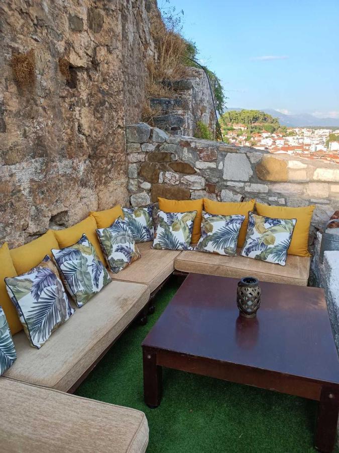 Clock'S House Apartment Nafpaktos Bagian luar foto