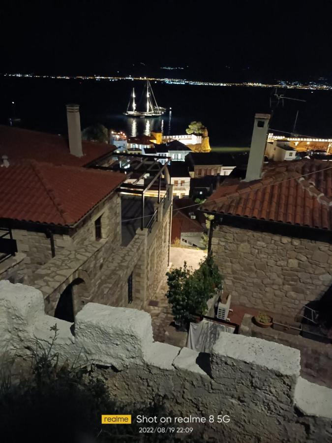 Clock'S House Apartment Nafpaktos Bagian luar foto