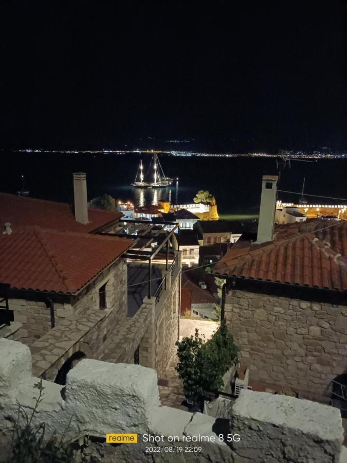 Clock'S House Apartment Nafpaktos Bagian luar foto
