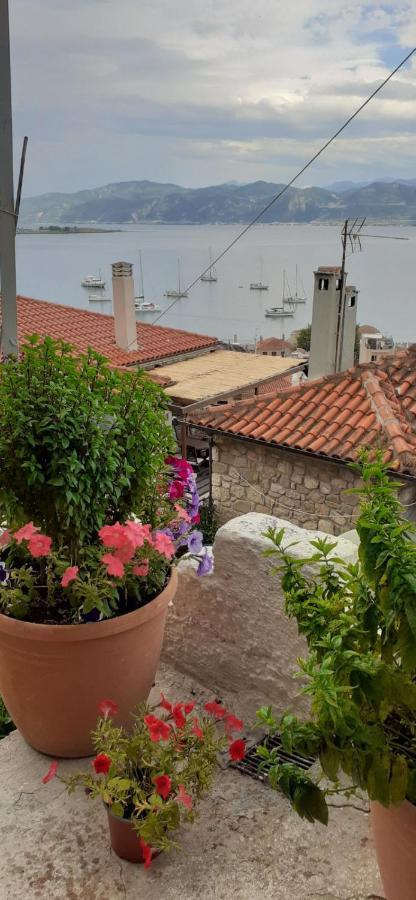 Clock'S House Apartment Nafpaktos Bagian luar foto