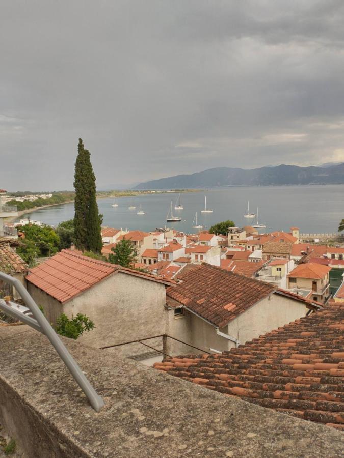 Clock'S House Apartment Nafpaktos Bagian luar foto