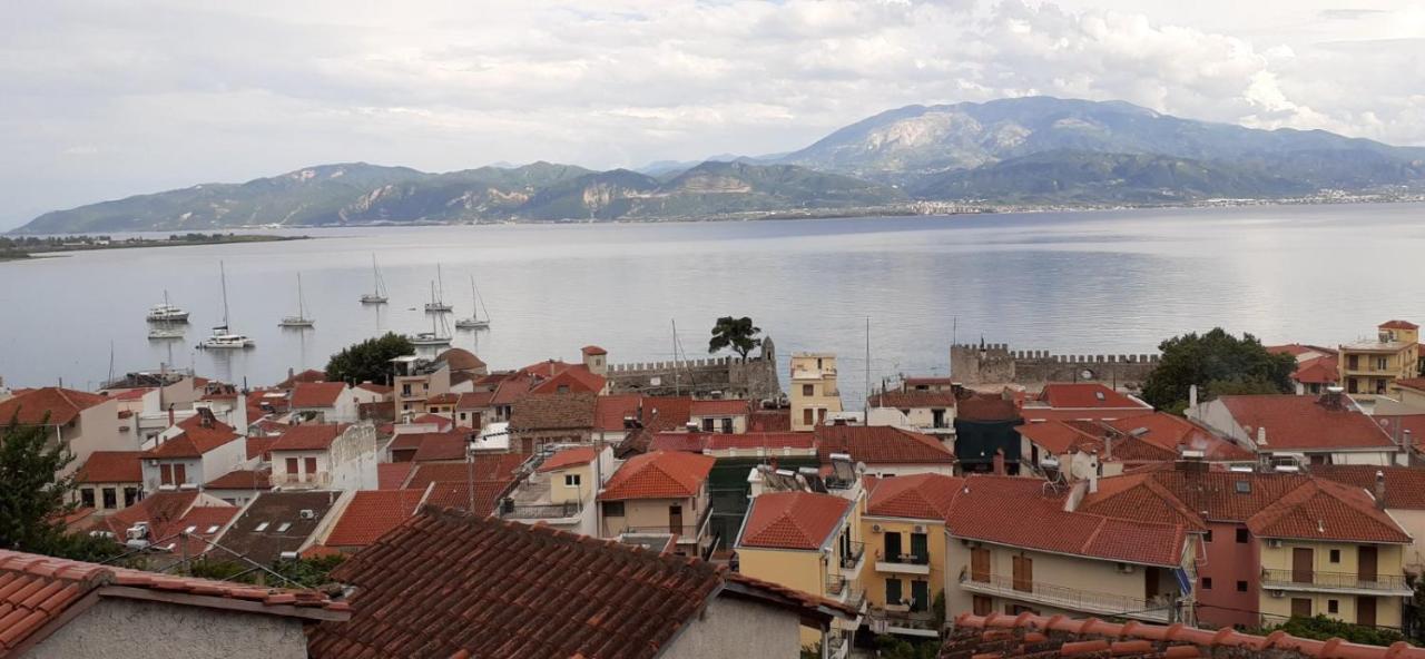 Clock'S House Apartment Nafpaktos Bagian luar foto