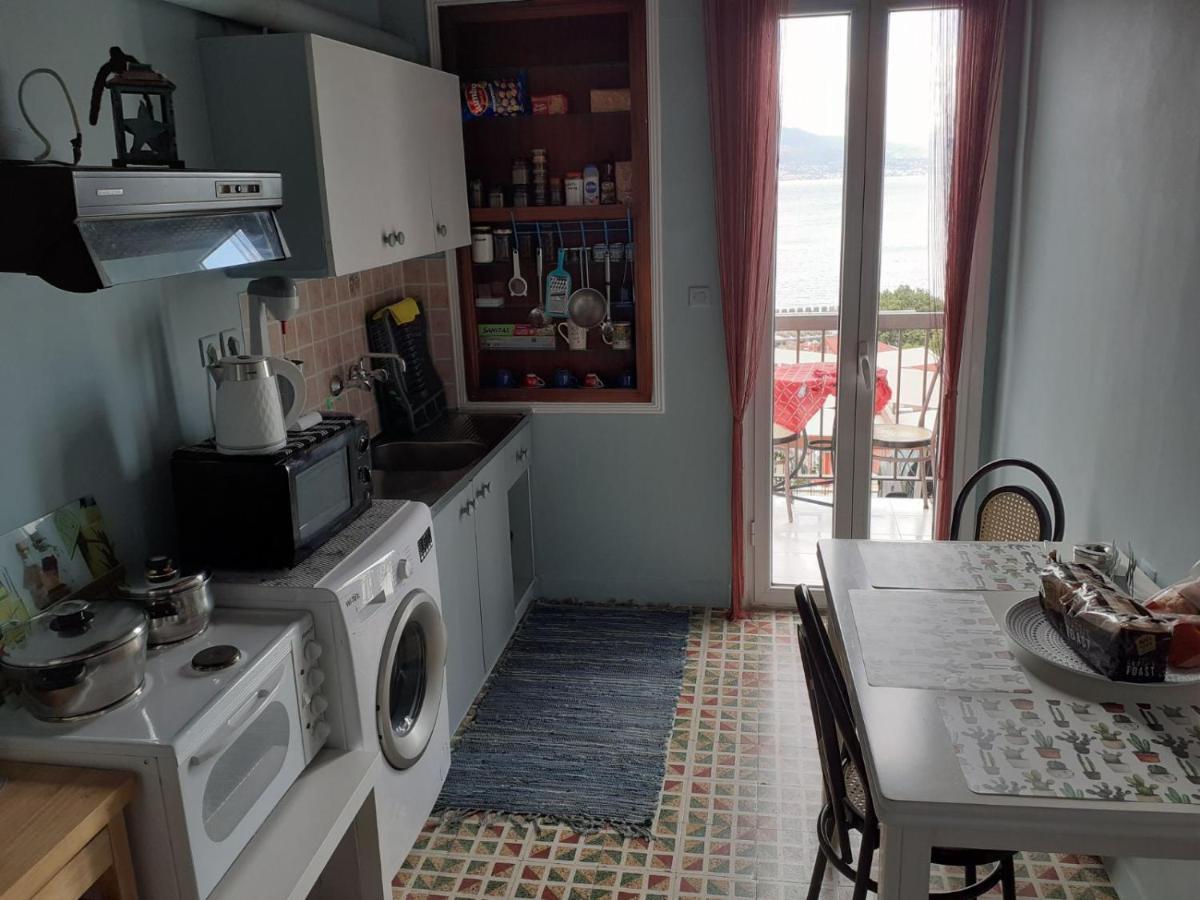 Clock'S House Apartment Nafpaktos Bagian luar foto
