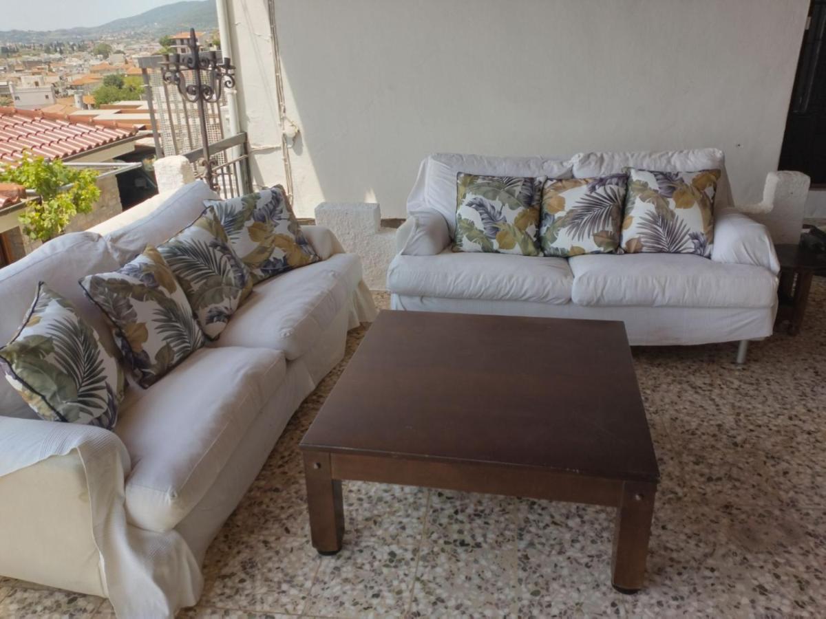 Clock'S House Apartment Nafpaktos Bagian luar foto